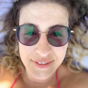 Meet your Posher, Eliane